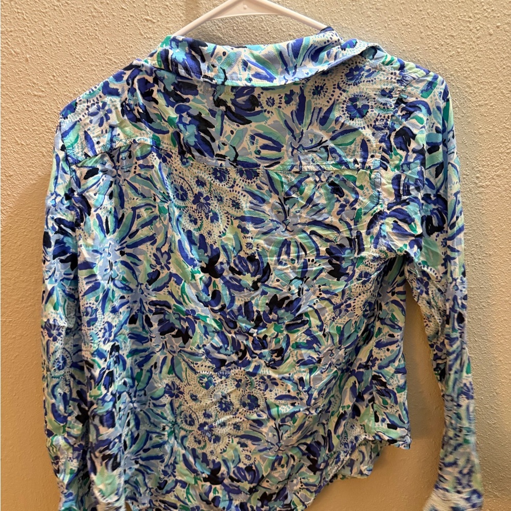 Lilly Pulitzer Women's Blue Patterned Shirt size xs great condition - Picture 4 of 4
